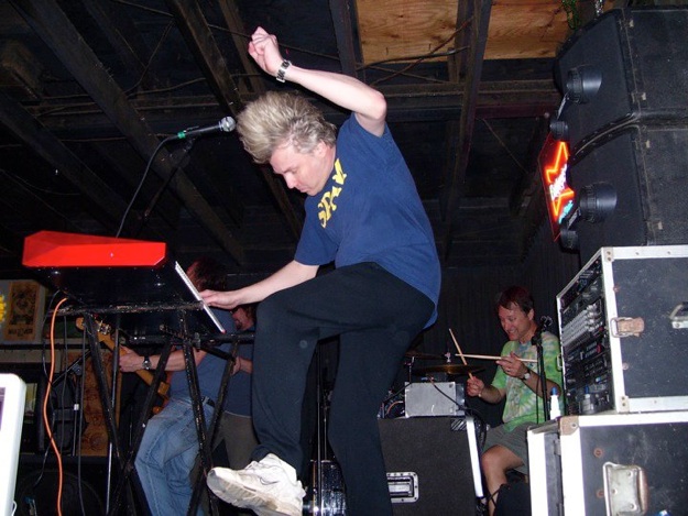 24742_407551362867_205748902867_5143575_8340625_n